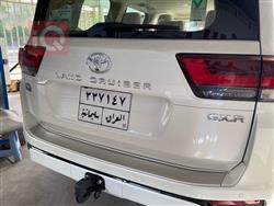 تۆیۆتا لاند کروزەر